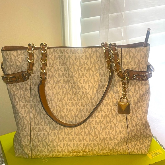 Women’s 🤎bag 💼🤍 - Picture 3 of 9